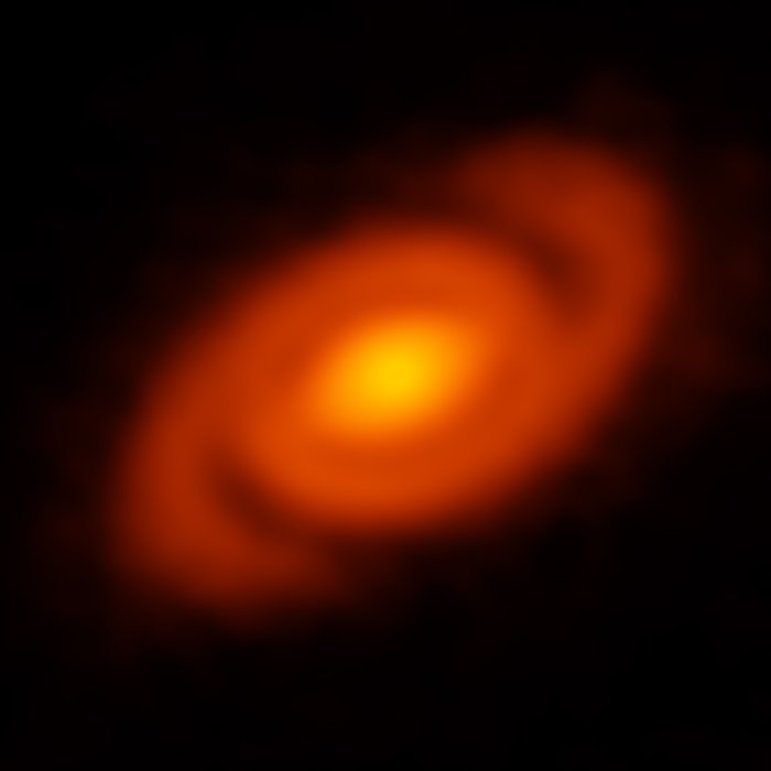 ALMA обнаружила особенный протопланетный диск 
